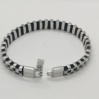 сребърна гривна с каучук