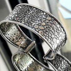 сребърна гривна - твърда