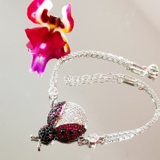 сребърна гривна с цветни циркони