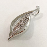 сребърна висулка-кала