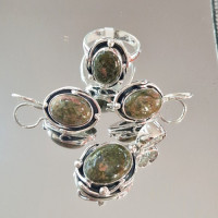 сребърен комплект с камък унакит