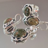 сребърен комплект с камък унакит