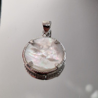 сребърна висулка - две момичета