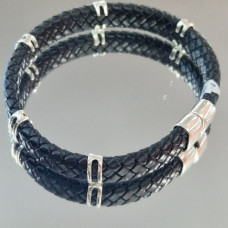 сребърна гривна с кожа