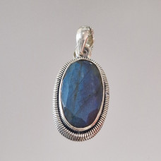 сребърна висулка с лабрадорит