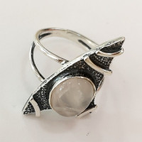 сребърен пръстен с розов кварц