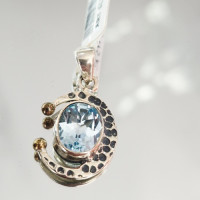  сребърна висулка с топаз