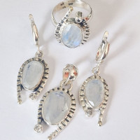 Сребърен комплект - лунен камък