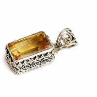 висулка със цитрин