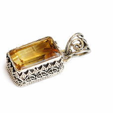 висулка със цитрин